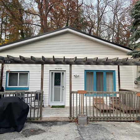 Cozy Cottage Retreat Lambton Shores Екстер'єр фото